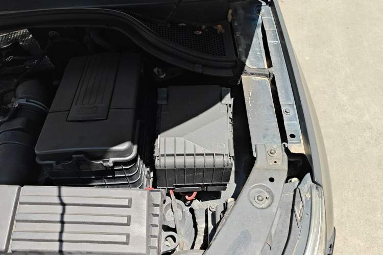 Used Volkswagen Tiguan 2010 1.8TSI Automatic Two-Wheel Drive Elite Edition Engine Bay Left