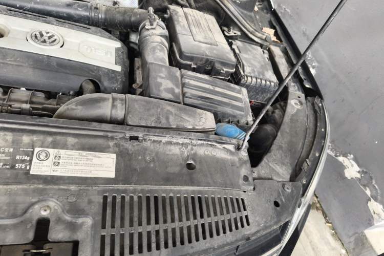 Used Volkswagen Tiguan 2010 2.0 TSI Automatic All-Wheel Drive Flagship Navigation Edition Engine Bay Left