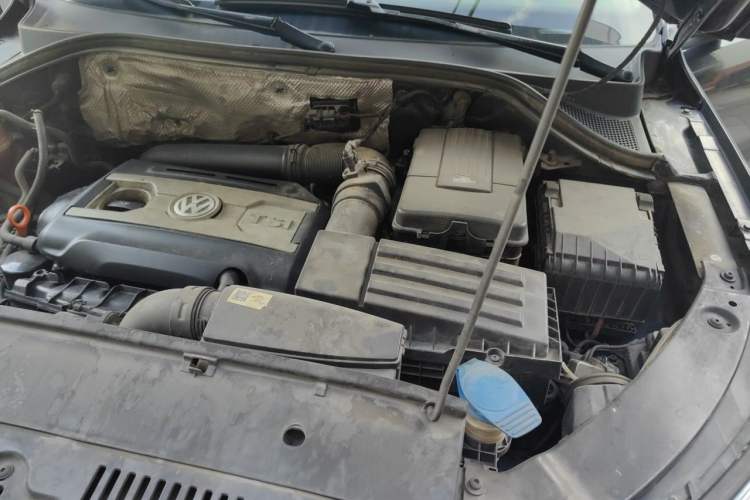 Used Volkswagen Tiguan 2010 1.8 TSI Automatic Two-Wheel Drive Trend Edition Engine Bay Left