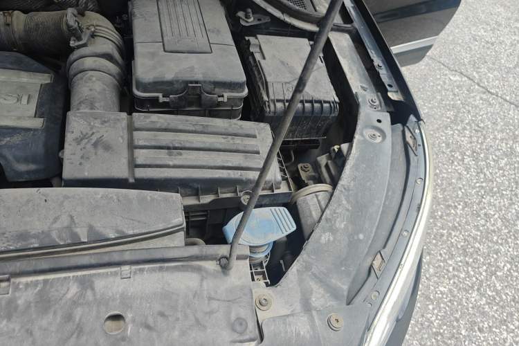 Used Volkswagen Tiguan 2010 1.8TSI Automatic All-Wheel-Drive Elite Edition Engine Bay Left