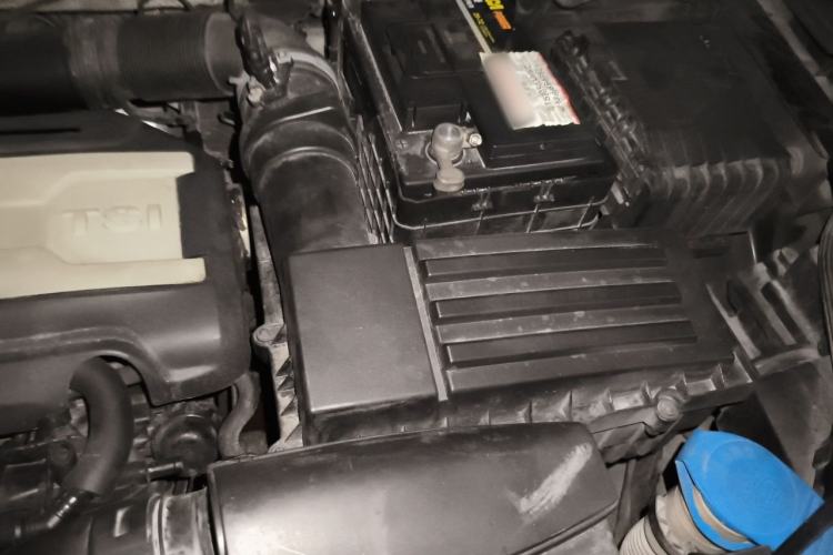 Used Volkswagen Tiguan 2010 1.8TSI Automatic Two-Wheel Drive Elite Edition Engine Bay Left