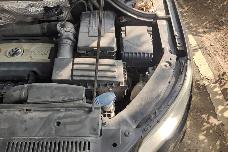 Used Volkswagen Tiguan 2010 2.0 TSI Automatic All-Wheel Drive Flagship Edition Engine Bay Left