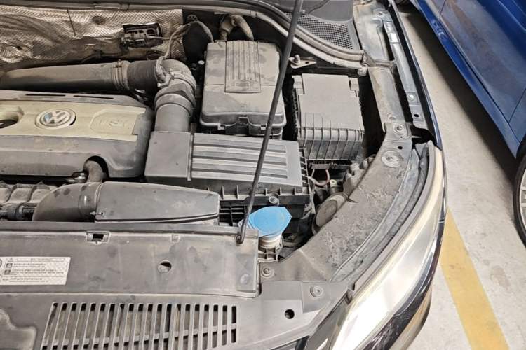 Used Volkswagen Tiguan 2010 2.0 TSI Automatic All-Wheel Drive Flagship Edition Engine Bay Left