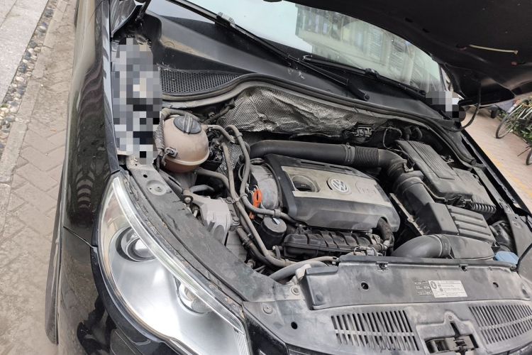 Used Volkswagen Tiguan 2010 2.0 TSI Automatic All-Wheel Drive Flagship Edition Engine Bay Right