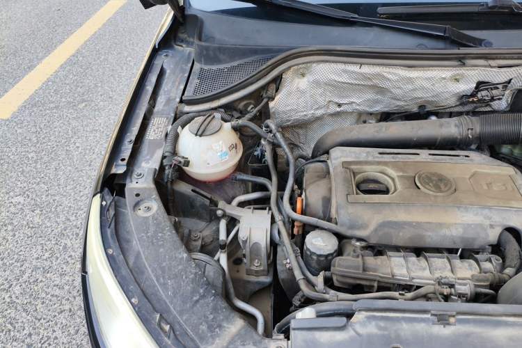 Used Volkswagen Tiguan 2010 1.8TSI Automatic Two-Wheel Drive Elite Edition Engine Bay Right