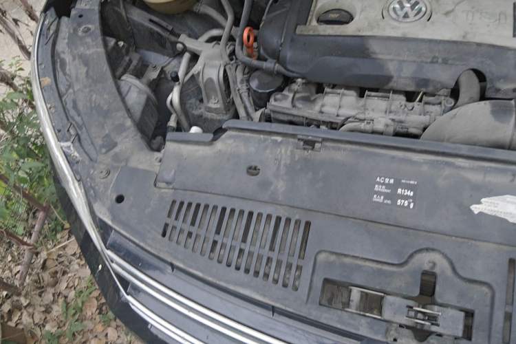 Used Volkswagen Tiguan 2010 2.0 TSI Automatic All-Wheel-Drive Elite Edition Engine Bay Right
