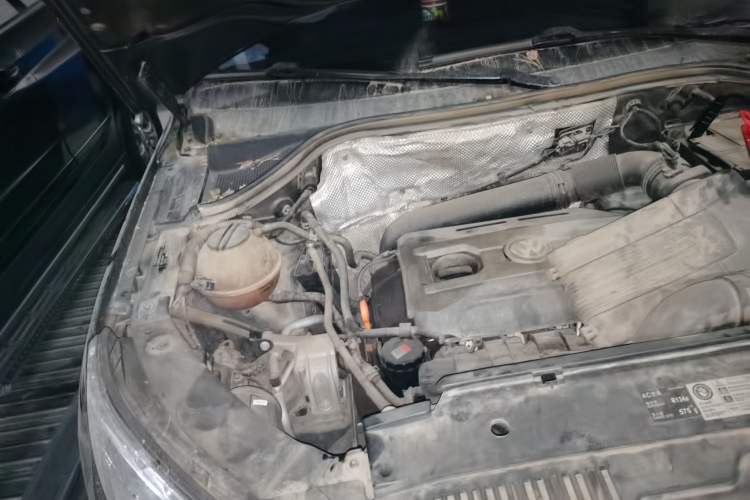 Used Volkswagen Tiguan 2010 1.8 TSI Automatic Two-Wheel Drive Trend Edition Engine Bay Right