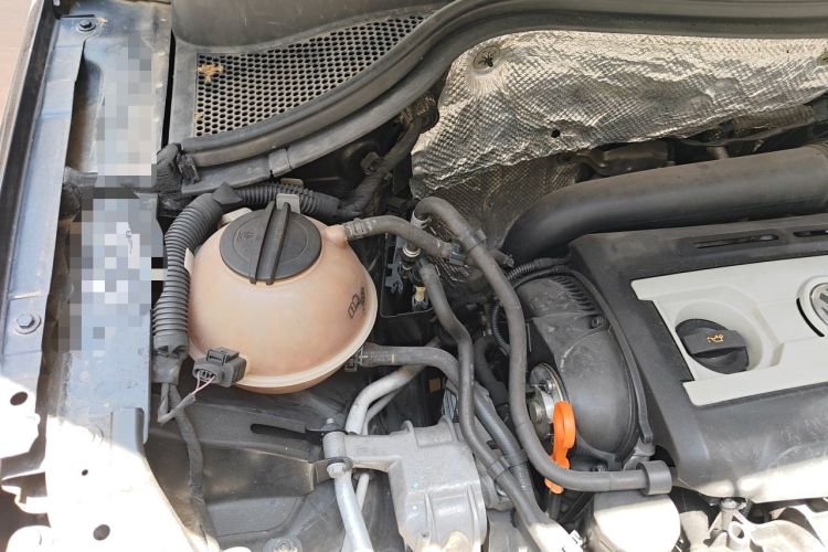 Used Volkswagen Tiguan 2010 1.8TSI Automatic Two-Wheel Drive Elite Edition Engine Bay Right