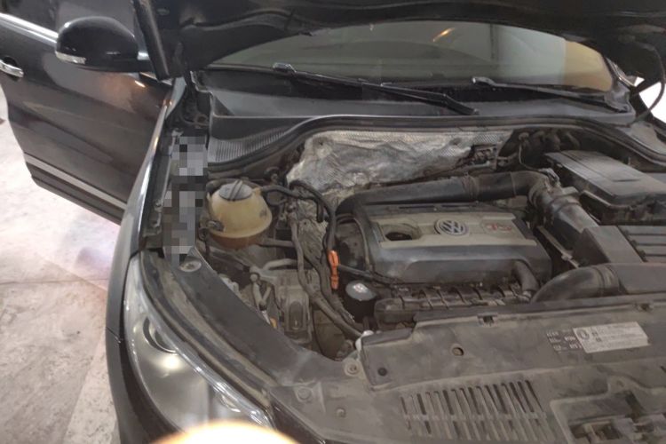 Used Volkswagen Tiguan 2010 2.0 TSI Automatic All-Wheel Drive Flagship Navigation Edition Engine Bay Right