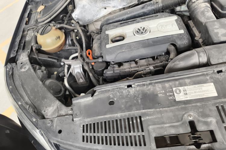 Used Volkswagen Tiguan 2010 2.0 TSI Automatic All-Wheel Drive Flagship Navigation Edition Engine Bay Right