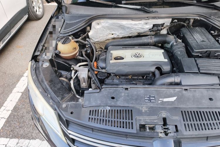 Used Volkswagen Tiguan 2010 1.8 TSI Automatic Two-Wheel Drive Trend Edition Engine Bay Right