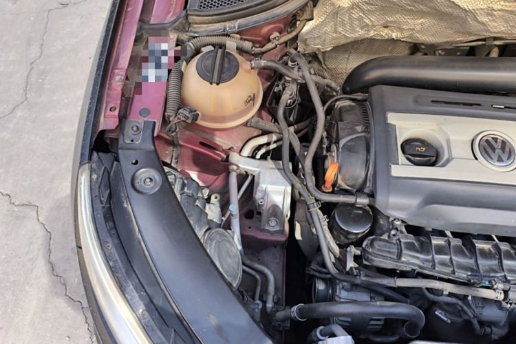 Used Volkswagen Tiguan 2010 1.8TSI Automatic All-Wheel-Drive Elite Edition Engine Bay Right