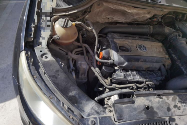 Used Volkswagen Tiguan 2010 2.0 TSI Automatic All-Wheel Drive Flagship Edition Engine Bay Right
