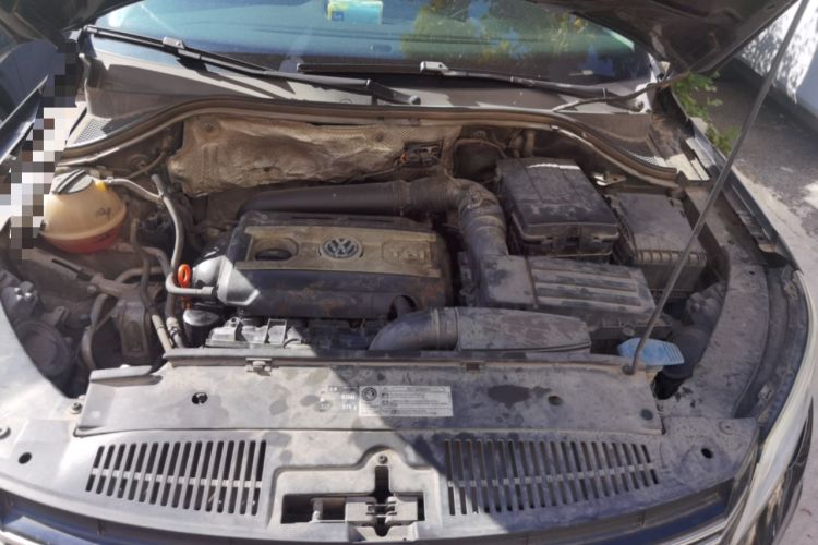 Used Volkswagen Tiguan 2010 2.0 TSI Automatic All-Wheel Drive Flagship Edition Engine Bay