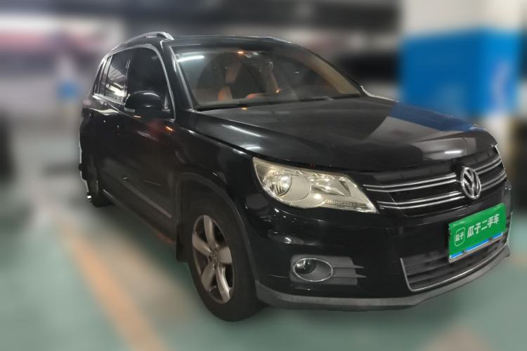 Used Volkswagen Tiguan 2010 1.8TSI Automatic All-Wheel-Drive Elite Edition Front Right 45 Deg