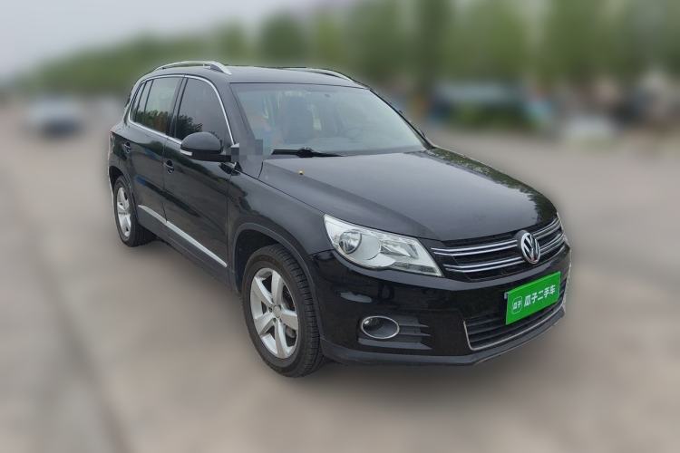 Used Volkswagen Tiguan 2010 1.8TSI Automatic All-Wheel-Drive Elite Edition Front Right 45 Deg