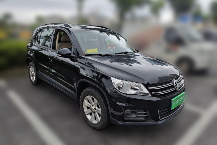Used Volkswagen Tiguan 2010 1.8 TSI Automatic Two-Wheel Drive Trend Edition Front Right 45 Deg