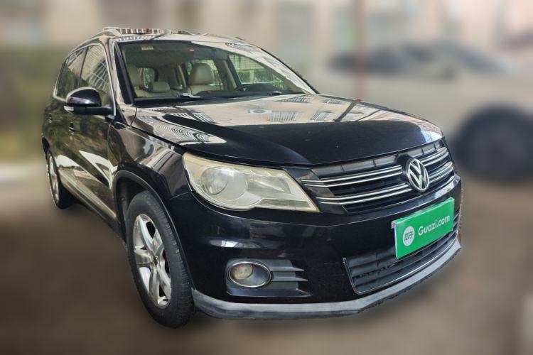 Used Volkswagen Tiguan 2010 1.8 TSI Automatic All-Wheel Drive Fashion Edition Front Right 45 Deg