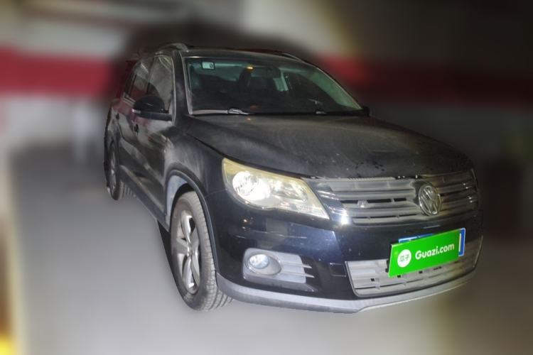 Used Volkswagen Tiguan 2010 1.8TSI Automatic All-Wheel-Drive Elite Edition Front Right 45 Deg