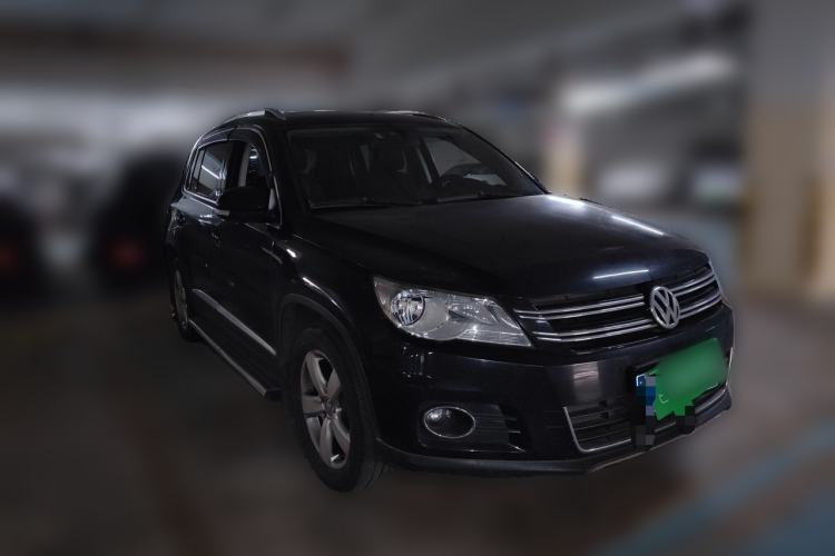 Used Volkswagen Tiguan 2010 1.8TSI Automatic All-Wheel-Drive Elite Edition Front Right 45 Deg