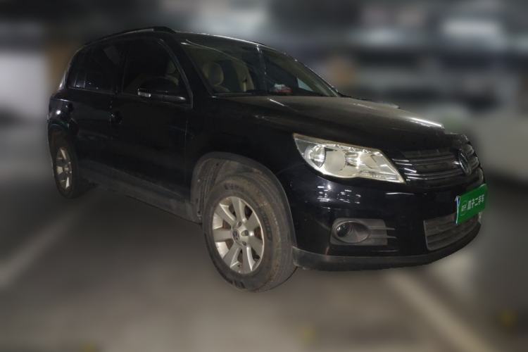 Used Volkswagen Tiguan 2010 1.8 TSI Automatic Two-Wheel Drive Trend Edition Front Right 45 Deg