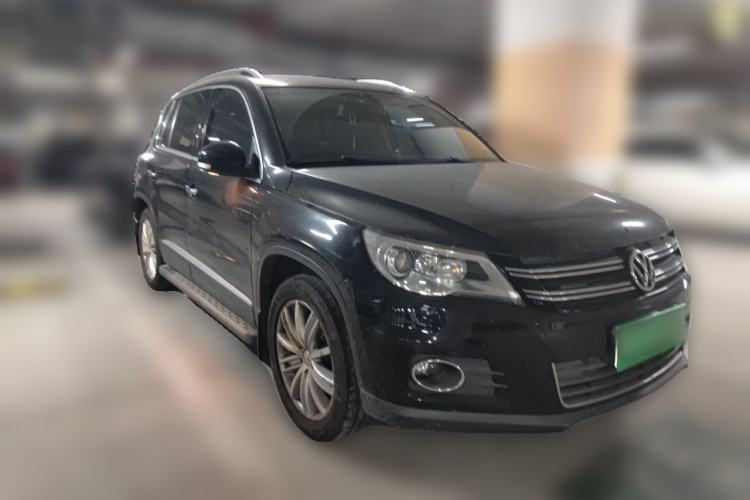 Used Volkswagen Tiguan 2010 2.0 TSI Automatic All-Wheel Drive Flagship Navigation Edition Front Right 45 Deg