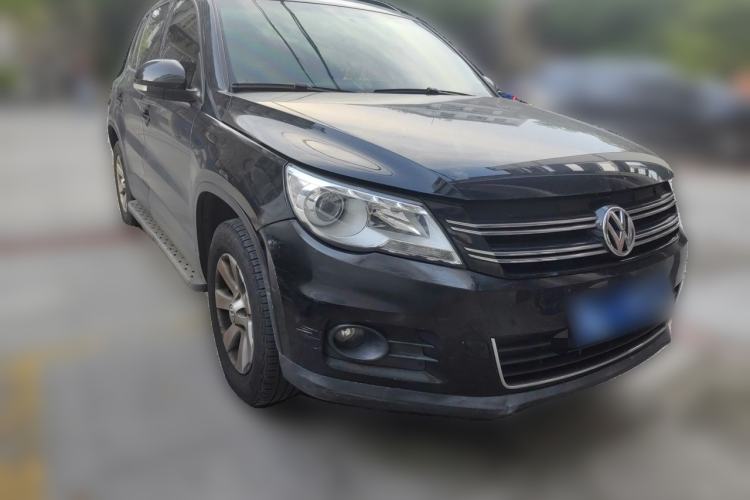 Used Volkswagen Tiguan 2010 1.8 TSI Automatic Two-Wheel Drive Trend Edition Front Right 45 Deg