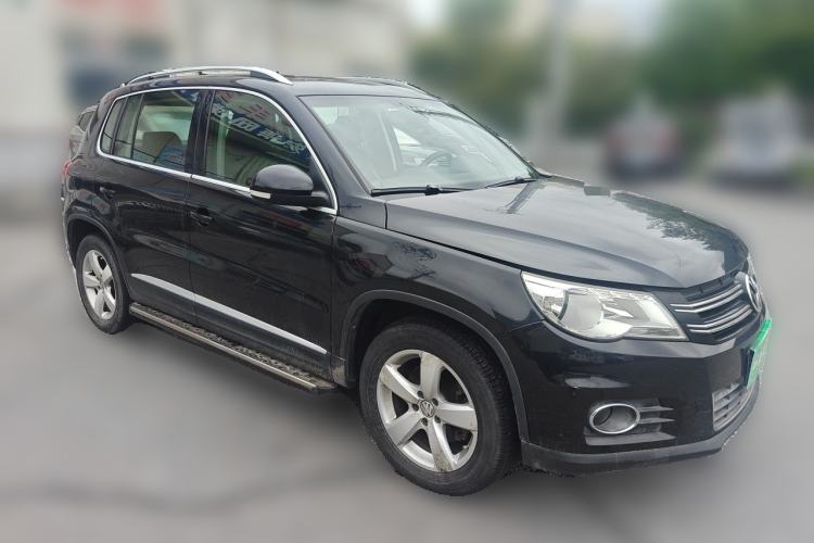 Used Volkswagen Tiguan 2010 1.8TSI Automatic All-Wheel-Drive Elite Edition Front Right 45 Deg