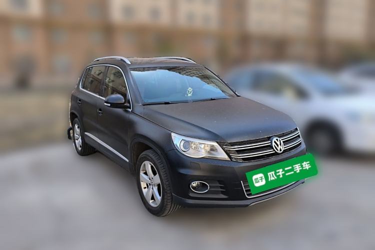 Used Volkswagen Tiguan 2010 1.8TSI Automatic All-Wheel-Drive Elite Edition Front Right 45 Deg