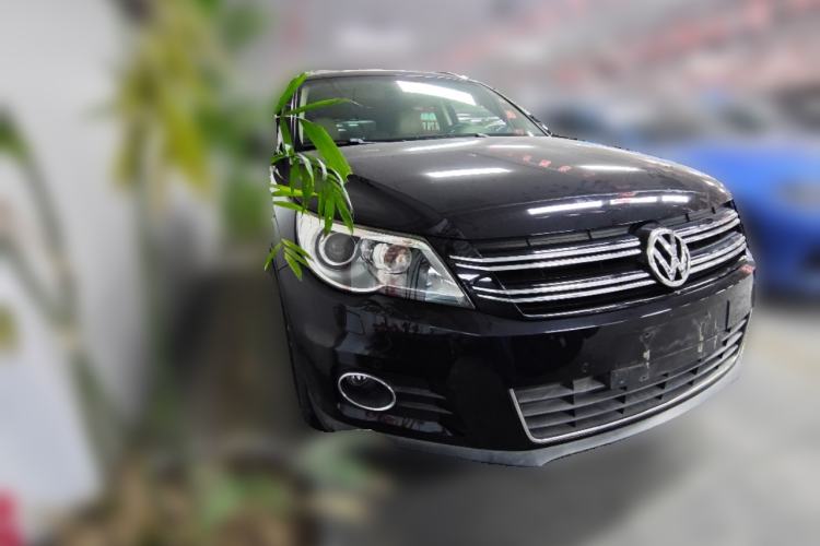 Used Volkswagen Tiguan 2010 2.0 TSI Automatic All-Wheel Drive Flagship Edition Front Right 45 Deg