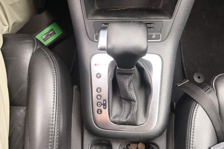 Used Volkswagen Tiguan 2010 1.8 TSI Automatic All-Wheel Drive Fashion Edition Gear Lever
