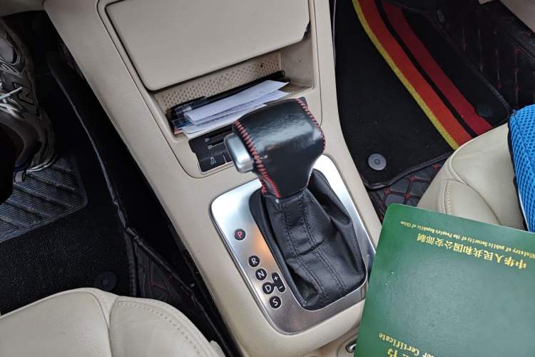 Used Volkswagen Tiguan 2010 1.8 TSI Automatic Two-Wheel Drive Trend Edition Gear Lever