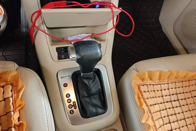 Used Volkswagen Tiguan 2010 1.8 TSI Automatic All-Wheel Drive Fashion Edition Gear Lever