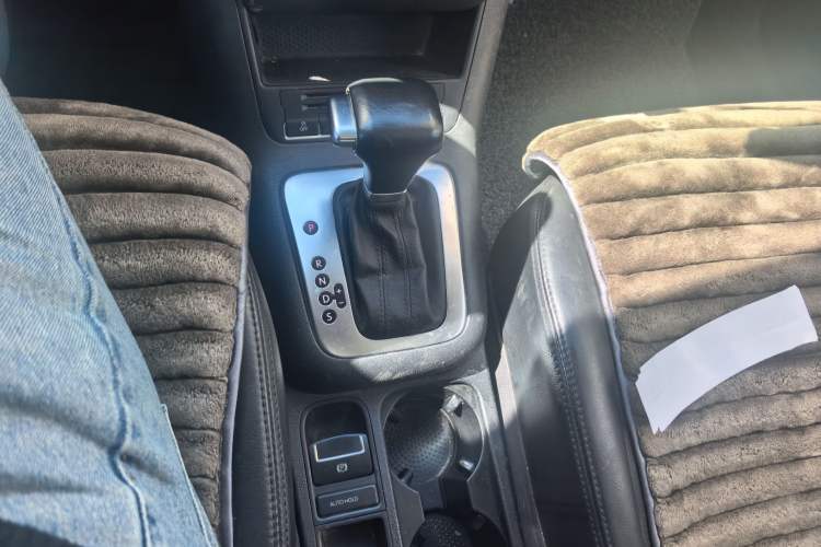 Used Volkswagen Tiguan 2010 1.8 TSI Automatic Two-Wheel Drive Urban Edition Gear Lever