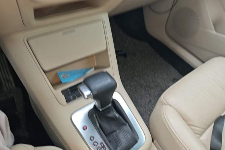 Used Volkswagen Tiguan 2010 1.8 TSI Automatic Two-Wheel Drive Trend Edition Gear Lever