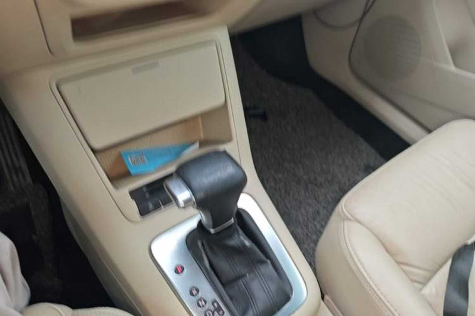 Used Volkswagen Tiguan 2010 1.8 TSI Automatic Two-Wheel Drive Trend Edition Gear Lever