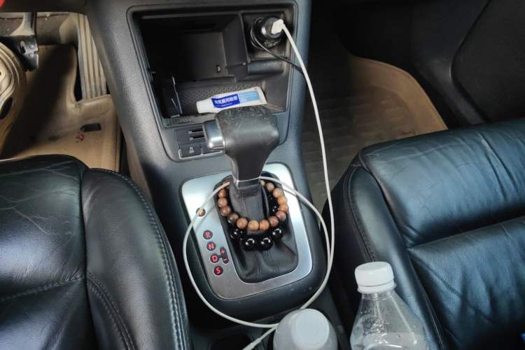 Used Volkswagen Tiguan 2010 1.8 TSI Automatic Two-Wheel Drive Trend Edition Gear Lever