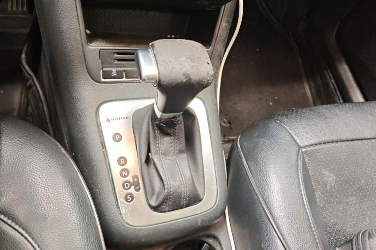 Used Volkswagen Tiguan 2010 2.0 TSI Automatic All-Wheel Drive Flagship Edition Gear Lever