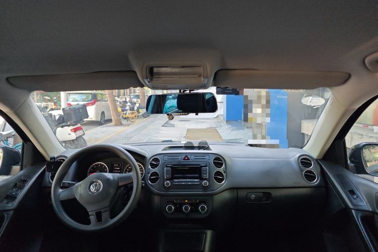 Used Volkswagen Tiguan 2010 1.8 TSI Automatic Two-Wheel Drive Urban Edition Headliner