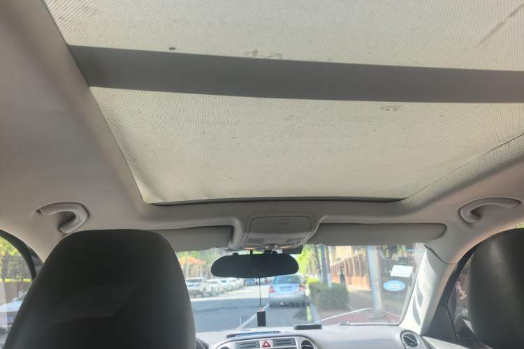 Used Volkswagen Tiguan 2010 1.8 TSI Automatic Two-Wheel Drive Urban Edition Headliner