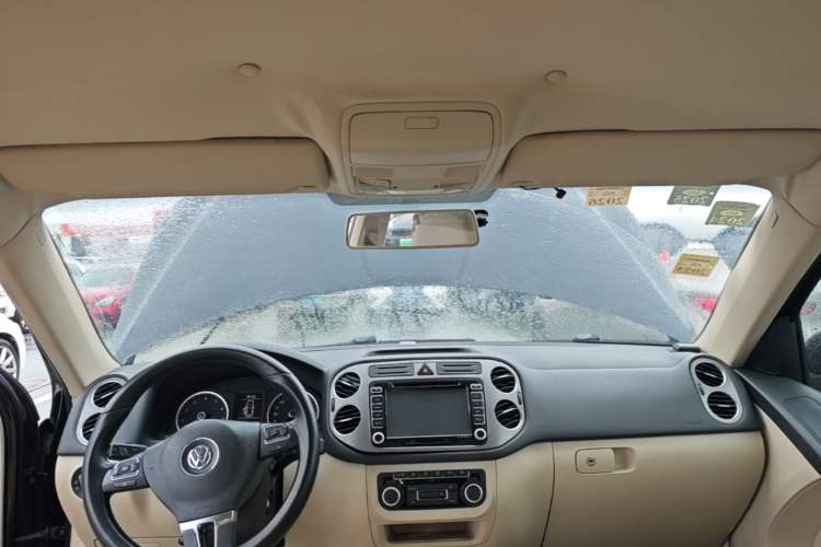Used Volkswagen Tiguan 2010 1.8 TSI Automatic Two-Wheel Drive Trend Edition Headliner
