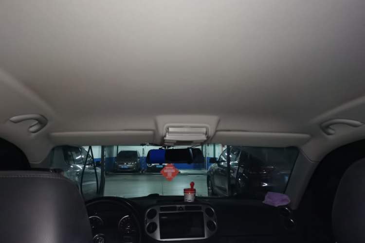 Used Volkswagen Tiguan 2010 1.8 TSI Automatic Two-Wheel Drive Trend Edition Headliner