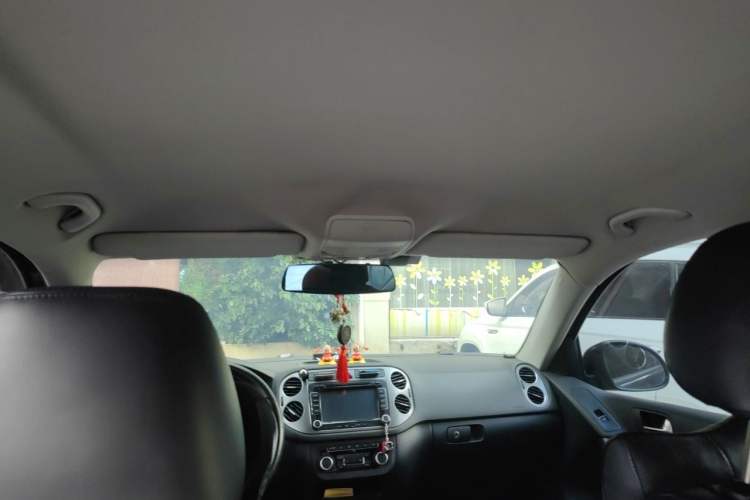 Used Volkswagen Tiguan 2010 1.8 TSI Automatic Two-Wheel Drive Trend Edition Headliner