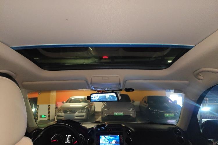 Used Volkswagen Tiguan 2010 1.8TSI Automatic Two-Wheel Drive Elite Edition Headliner