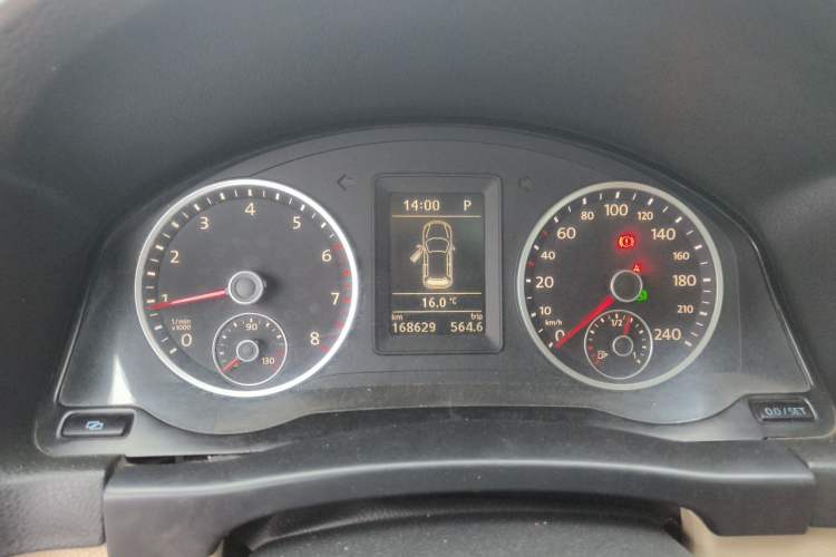 Used Volkswagen Tiguan 2010 1.8TSI Automatic All-Wheel-Drive Elite Edition Instrument Cluster
