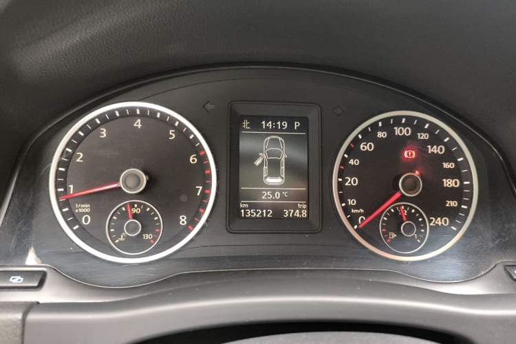 Used Volkswagen Tiguan 2010 2.0 TSI Automatic All-Wheel Drive Flagship Edition Instrument Cluster