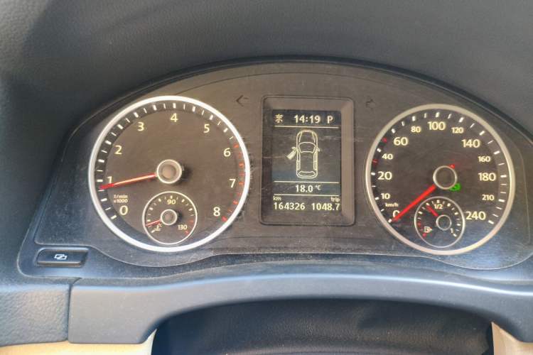 Used Volkswagen Tiguan 2010 1.8TSI Automatic Two-Wheel Drive Elite Edition Instrument Cluster