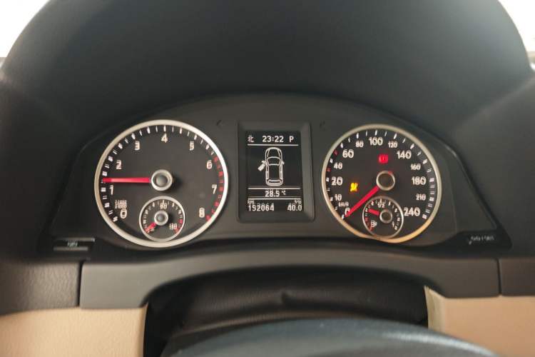 Used Volkswagen Tiguan 2010 1.8 TSI Automatic All-Wheel Drive Fashion Edition Instrument Cluster