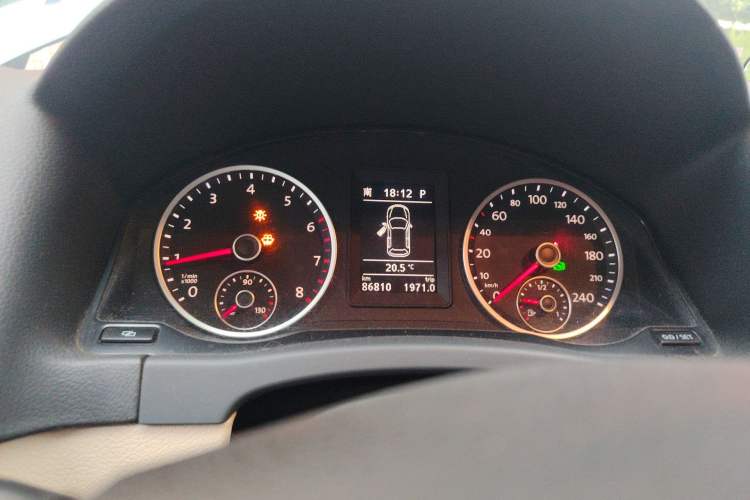 Used Volkswagen Tiguan 2010 1.8TSI Automatic All-Wheel-Drive Elite Edition Instrument Cluster