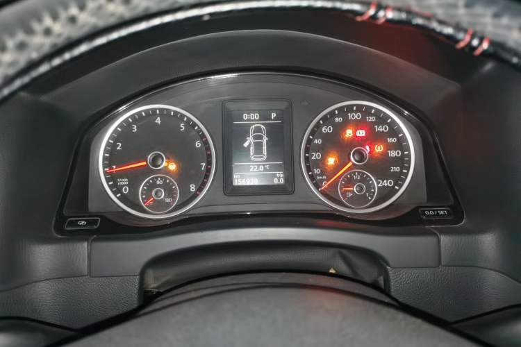 Used Volkswagen Tiguan 2010 1.8 TSI Automatic Two-Wheel Drive Trend Edition Instrument Cluster